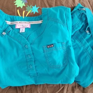 MATCHING SET OF KOI SCRUBS